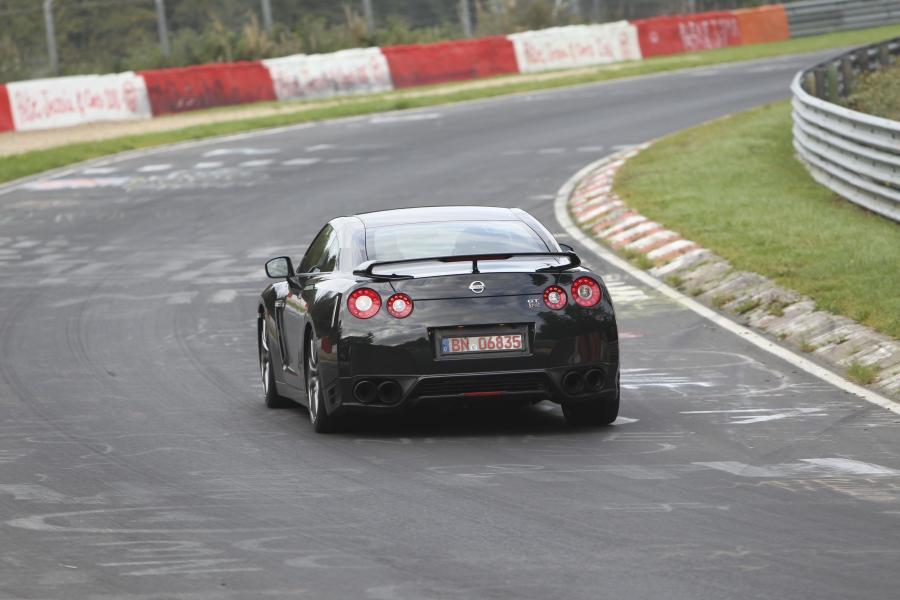  Nissan GT-R 2013 года  (EU) (фото 43 из 69)